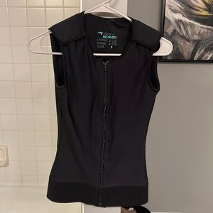 SLEEVELESS VEST - STYLE NO. MHV